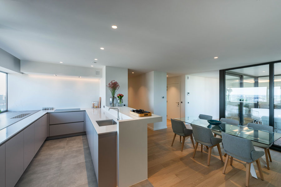 Ruime badkamer met alle moderne voorzieningen, appartement 10.A